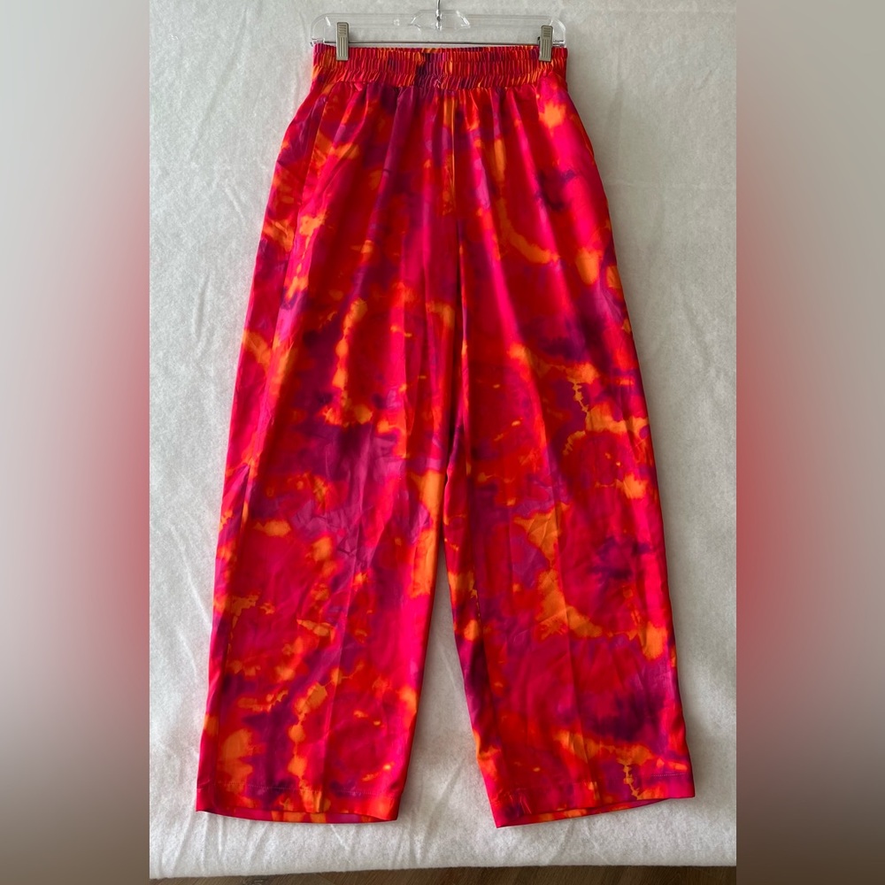 New York & Company Women’s Red and Orange colorful Wide leg Pants Medium